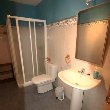 3 Bedrooms House With Furnished Terrace And Wifi At Ovinana Prázdninový dům *
